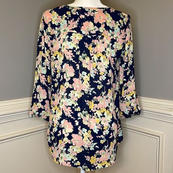 Kaari Blue Floral Blouse - Picture 7 of 10
